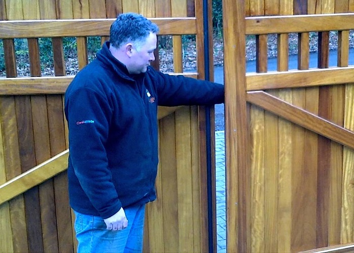 Cong-tu-dong-hoat-dong-an-toan-cho-cac-khu-vuc-duoc-lap-dat